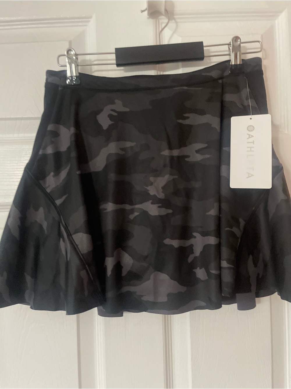 Athleta Black & Dark Gray Camo Skort